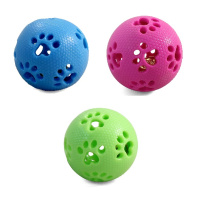 Triol Игрушка для собак из термопластичной резины Мяч-лапки, d7см (в ассортименте)